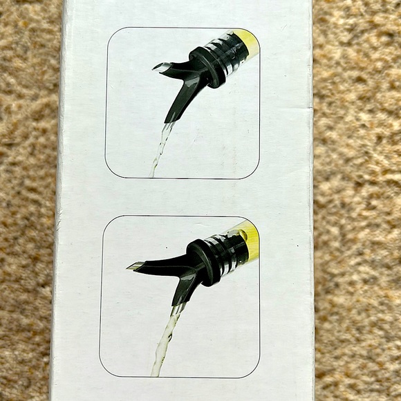 Royal Oil and Vinegar NIB 3 Piece Set with Dual Pouring Spouts and Metal Holder - Picture 2 of 3